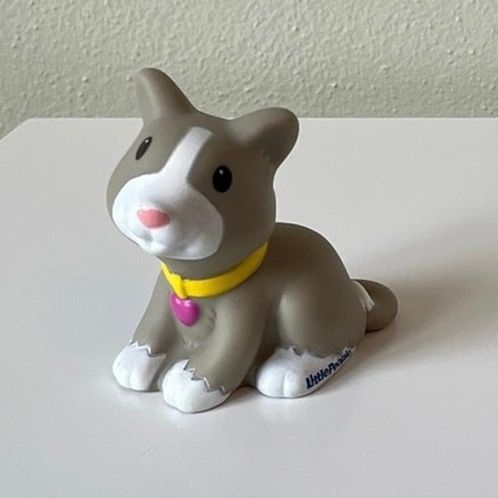 Fisher-Price Little People Cat Kitten Yellow Collar Pink Heart